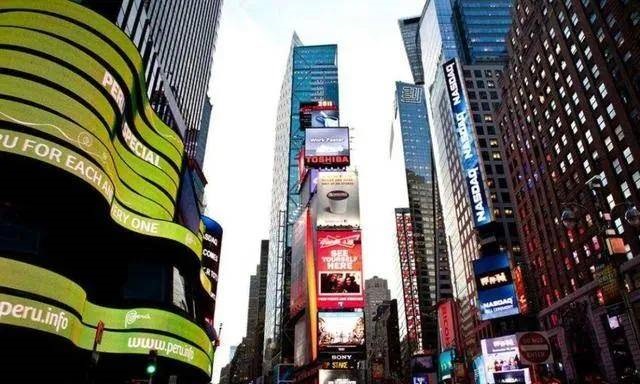 僅有這一些抓人眼球的戶外標(biāo)識(shí)才配叫創(chuàng)意！廣告主也滿意