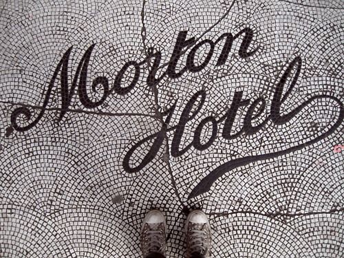 作為線(xiàn)下超級(jí)入口，商店標(biāo)識(shí)重要性凸顯16