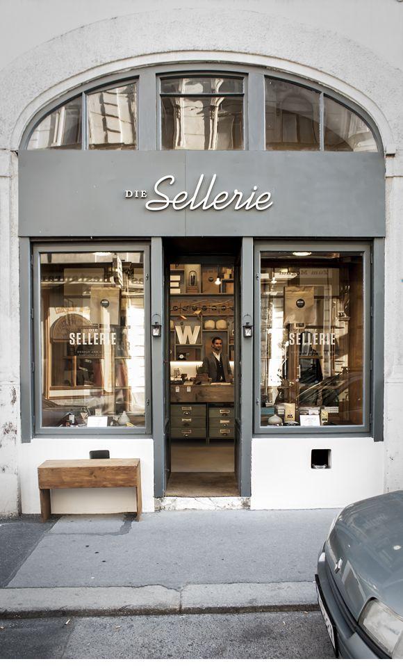 當(dāng)成線(xiàn)下超級(jí)入口，店面招牌重大性凸顯23