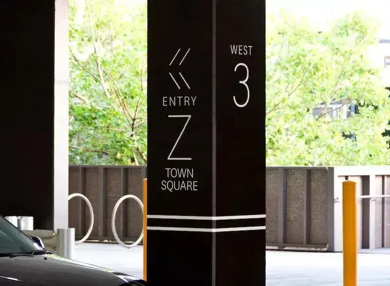 走心的購物中心設(shè)計，是怎么將「導(dǎo)視系統(tǒng)」籌劃使用到極致的？2