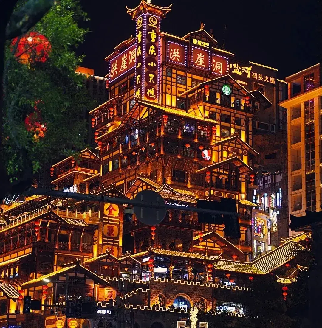 走訪長沙、重慶等地后，我總結出一套樓頂廣告牌“吸金術”8