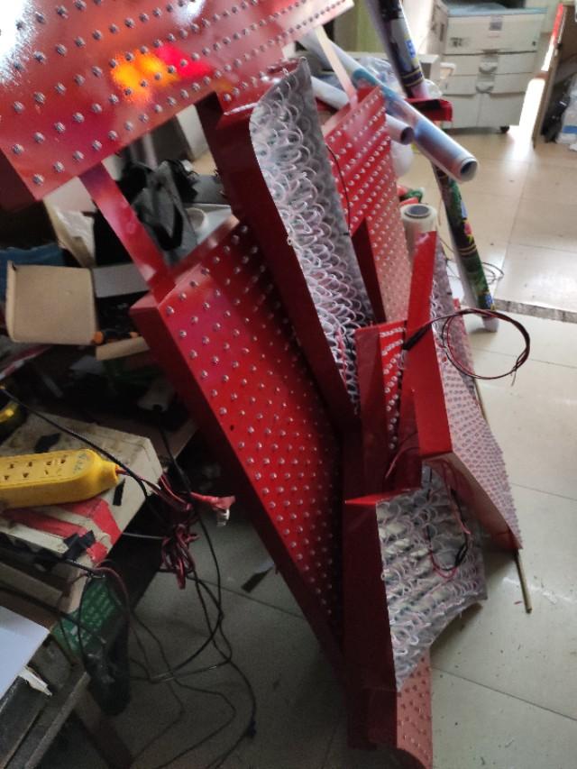 做標(biāo)識(shí)標(biāo)識(shí)，究竟采用什么樣樣的發(fā)光字？