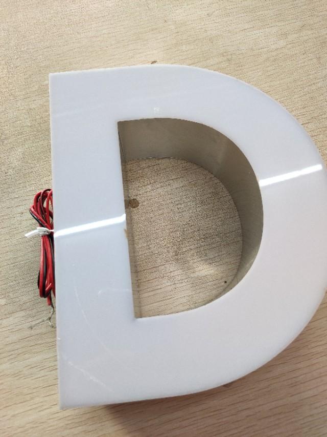 做標(biāo)識(shí)標(biāo)識(shí)，究竟選用什么樣樣的發(fā)光字？4