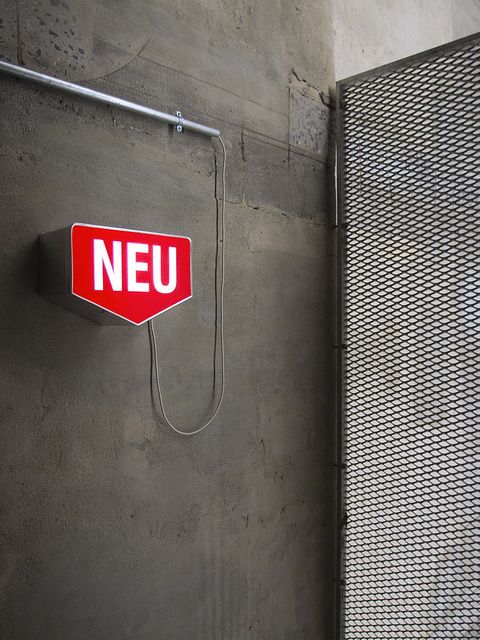 當(dāng)成線(xiàn)下超級(jí)入口，商店標(biāo)牌重要性凸顯11