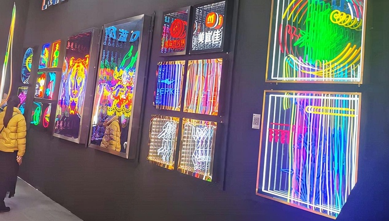 有了半透鏡，標識led燈箱字也能具有立體感