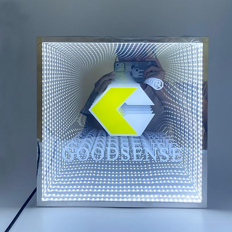 有了半透鏡，廣告鏤空燈箱也能享有立體感2