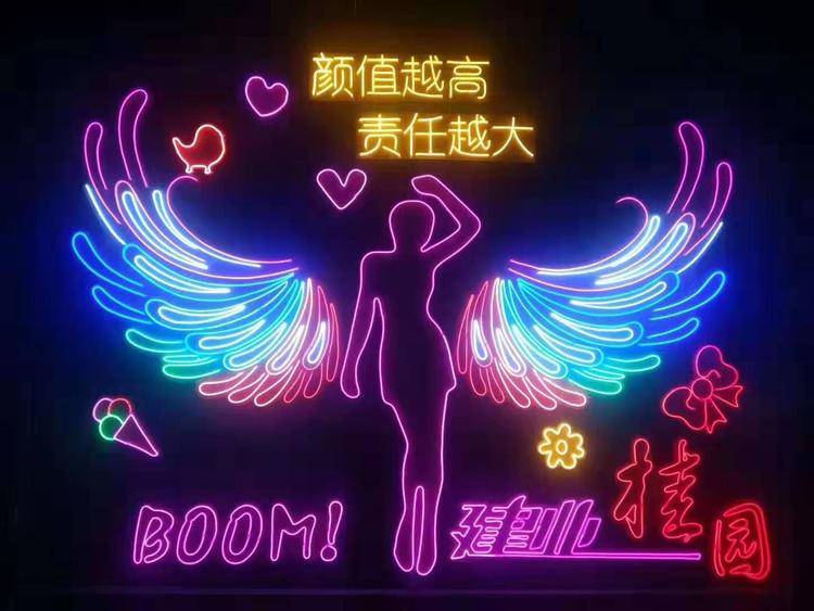 牌匾多見質(zhì)地 帶你了解門楣標(biāo)牌2