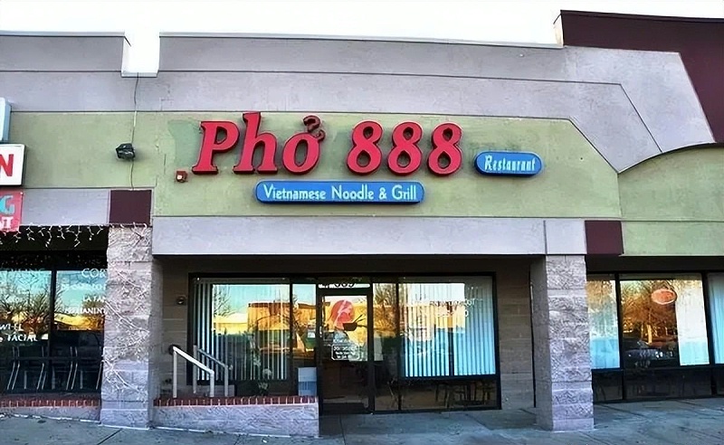 越南河粉店的招牌都會有個(gè)吉祥數(shù)字5