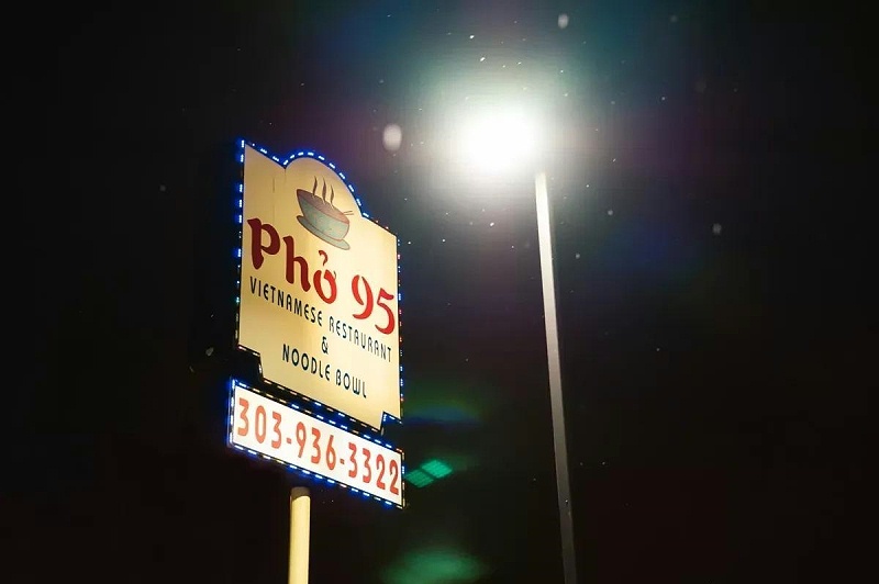 越南河粉店的招牌都會有個(gè)吉祥數(shù)字2