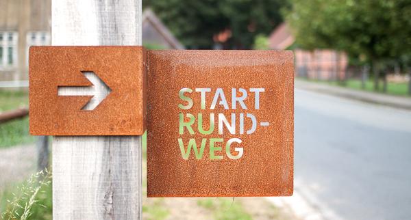 “旅游化”的LOGO系統(tǒng)，讓標(biāo)識(shí)牌作為景區(qū)里的特殊景色6