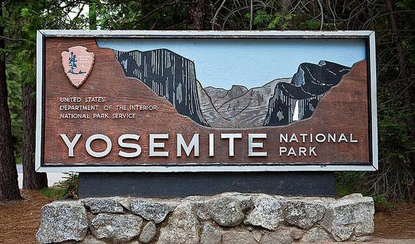 “旅游化”的標(biāo)識(shí)系統(tǒng)，讓標(biāo)識(shí)牌成為景區(qū)里的特殊景色12